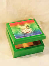 green-box-closed
